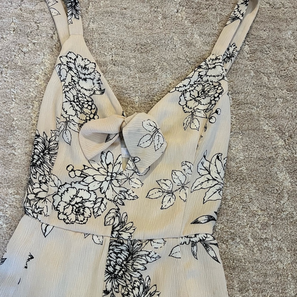 Romper - Picture 2 of 4